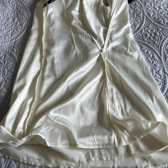 London Dress Company Chloe Beaded Dress in Ivory (Size:2) - Picture 13 of 13